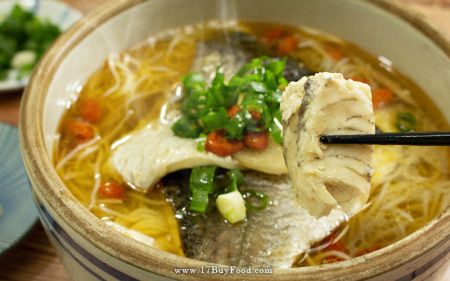 【免運費】用｛17BUY 契作芝麻油｝煮碗麻油鱸魚湯，讓冷冰冰的手腳暖起來